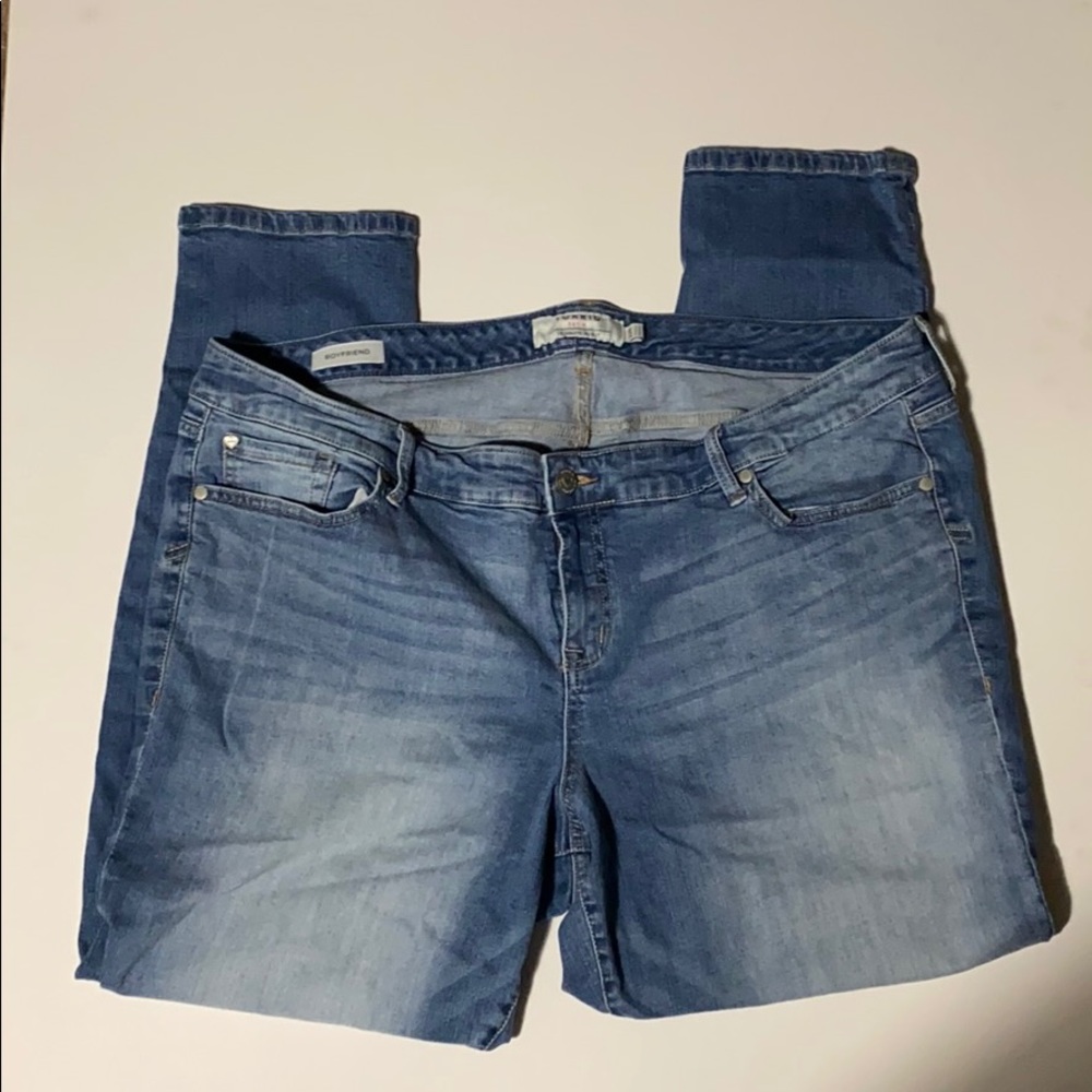 Torrid boyfriend size 22R jeans
